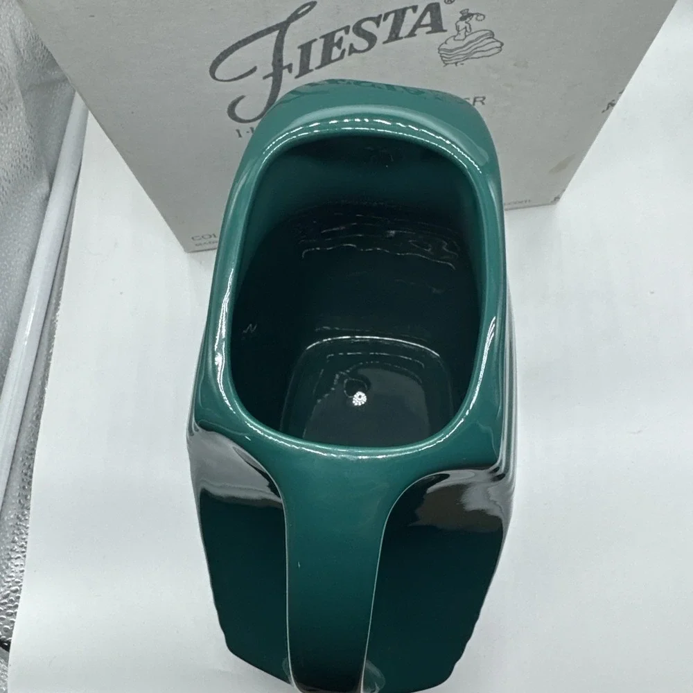 NEW FIESTA LARGE DISK PITCHER Retired Evergreen FIESTAWARE disc 67 OZ ships free